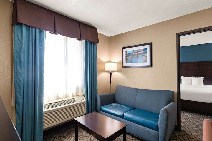 Suite 2 Queen Beds (15 of 19)