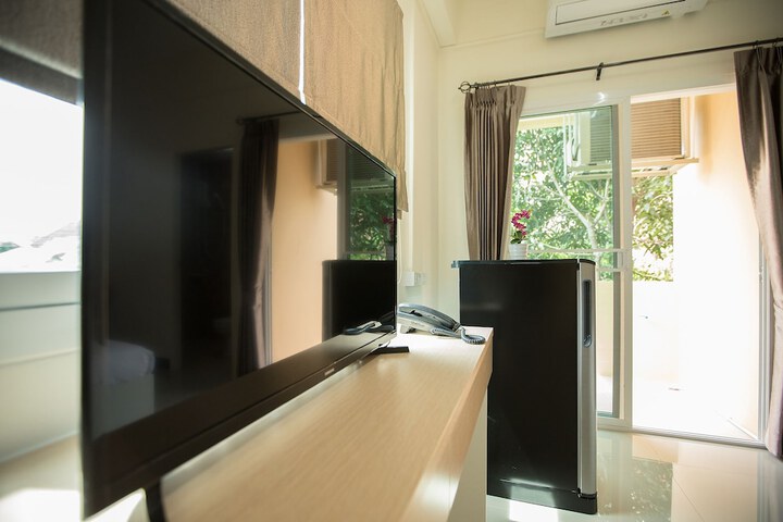 Room 8 of 9