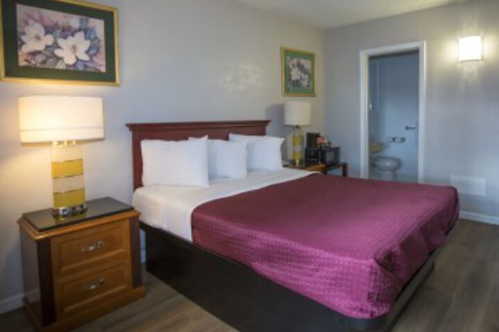 Room 6 of 22