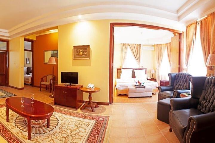 Room 3 of 27
