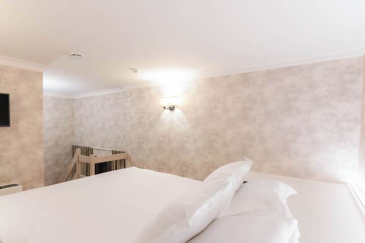 Room 31 of 113