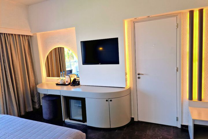 Room 18 of 141