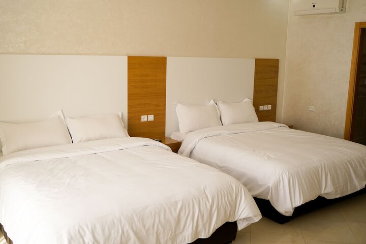 Room 8 of 13
