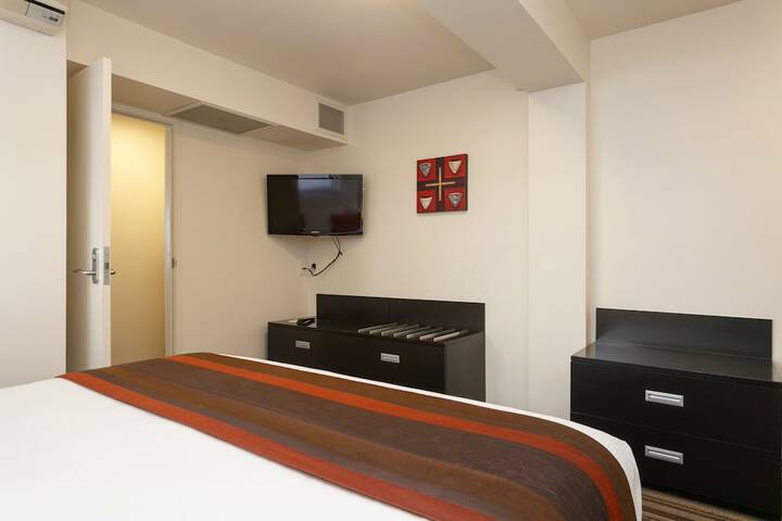 Room 47 of 200