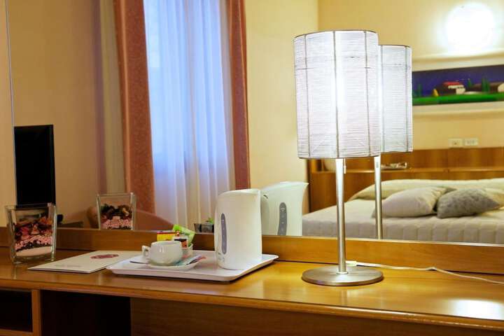 Room 12 of 39