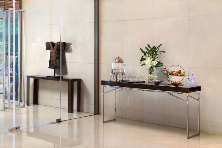 Entrance & Lobby