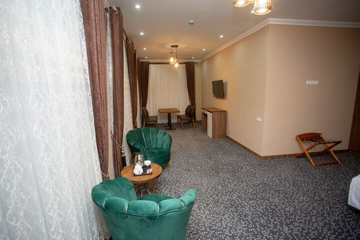Room 37 of 69