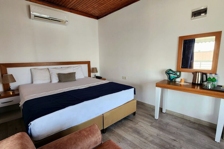 Room 8 of 67