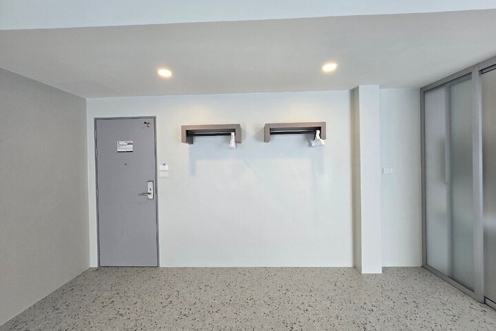 Room 34 of 85