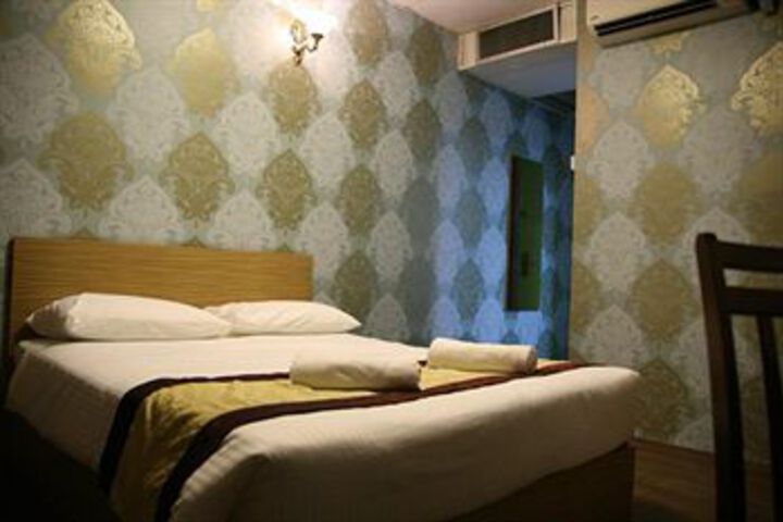 Room 8 of 26