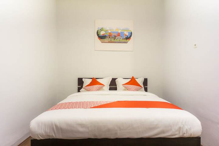 Room 21 of 32