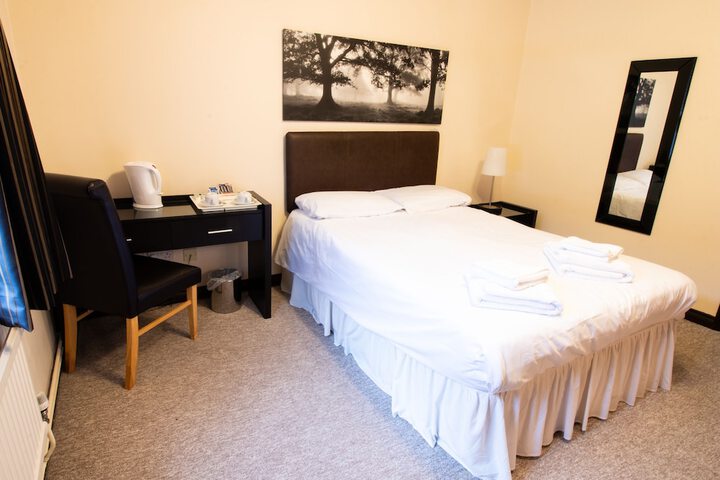 Room 4 of 37