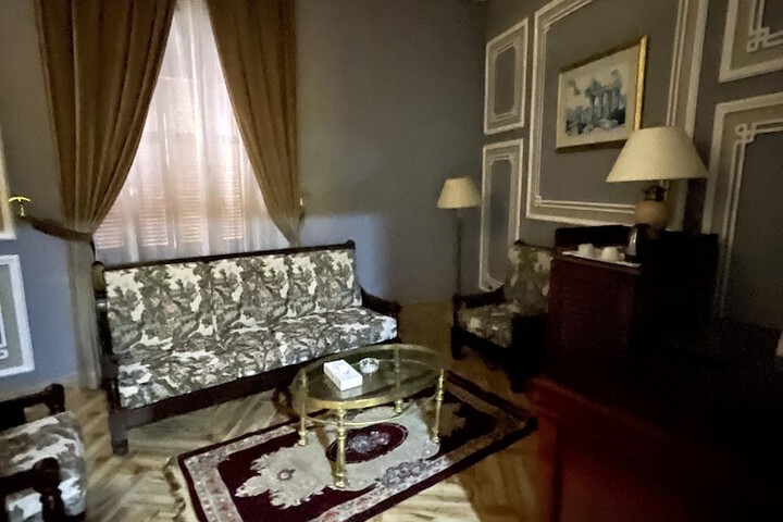 Room 13 of 24