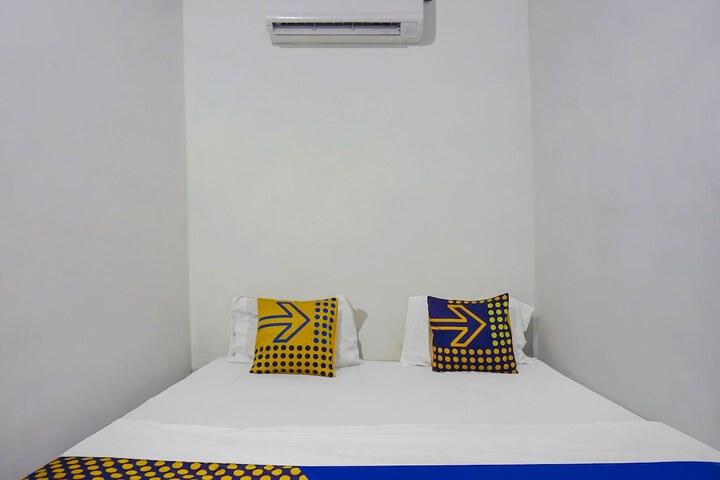 Room 14 of 27