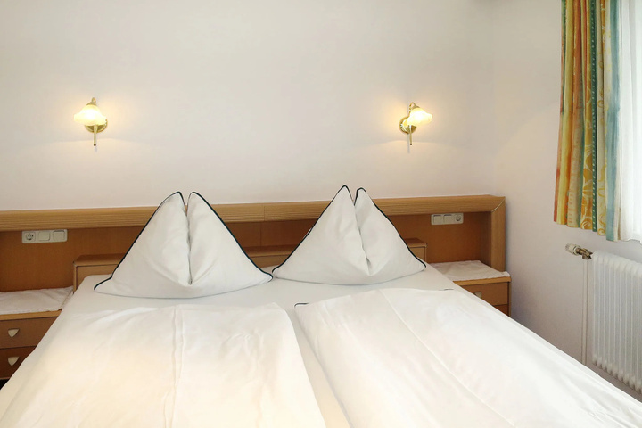 Room 2 of 12