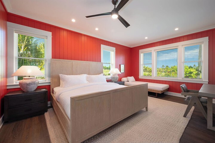 Room 4 of 546