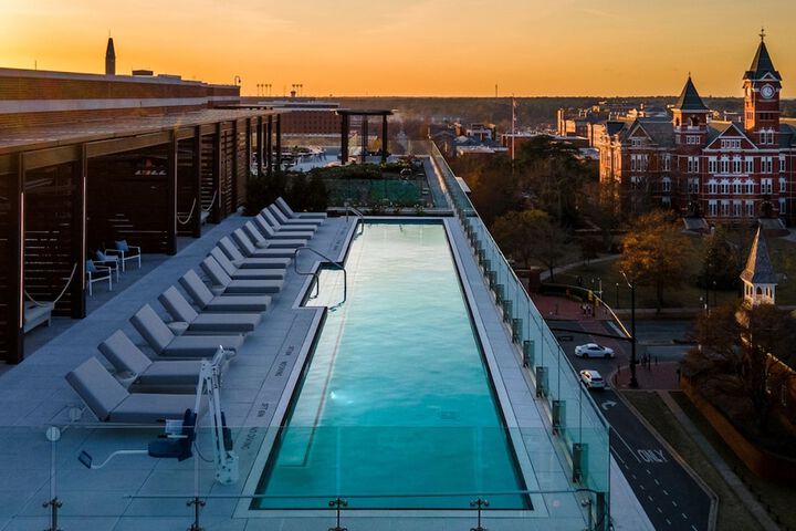 Pool 17 of 41