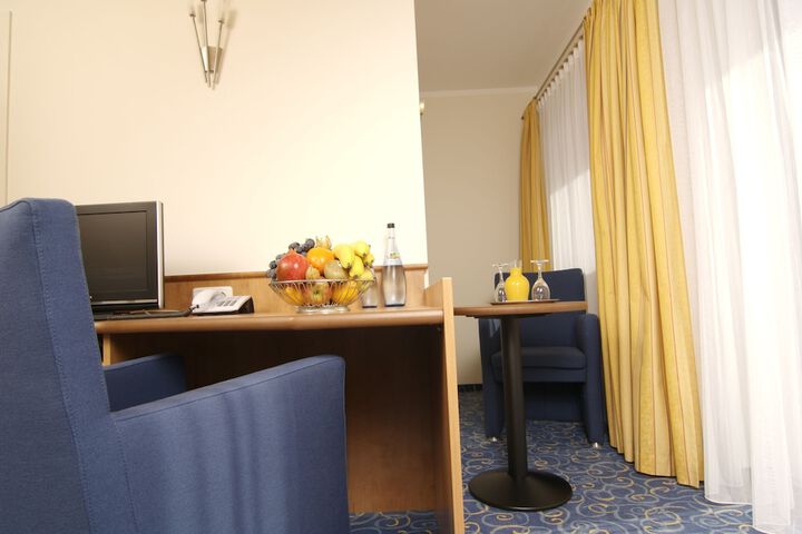 Room 7 of 43