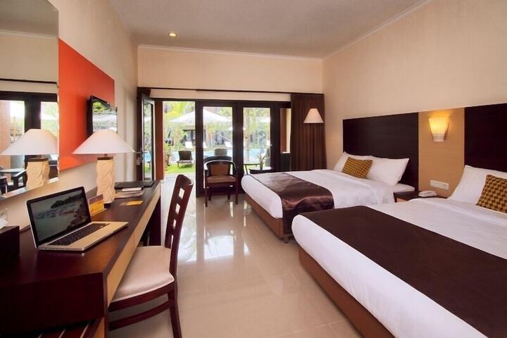Room 5 of 12
