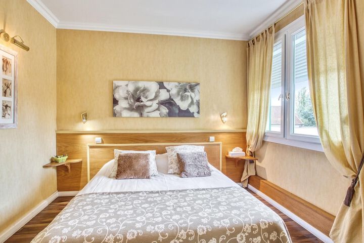 Room 3 of 14