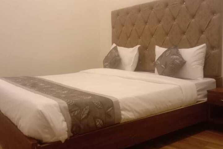 Room 3 of 6
