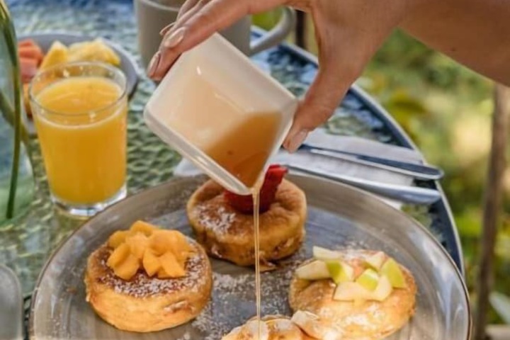 Breakfast/Coffee Service 116 of 156
