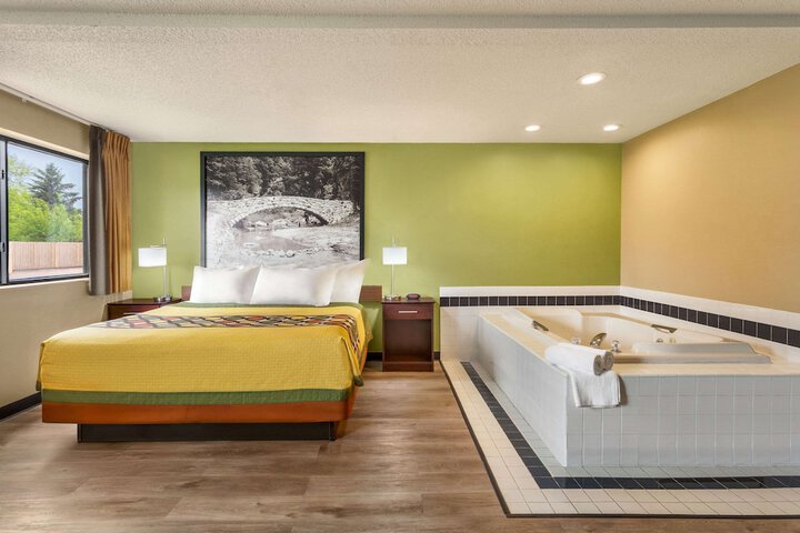 1 King Bed (1 of 7)