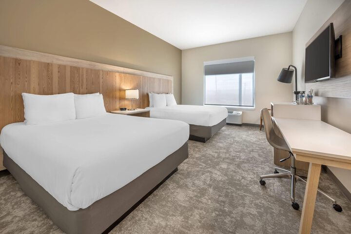 Room 35 of 76