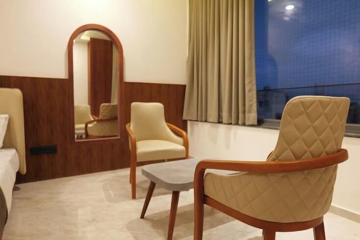 Room 9 of 27