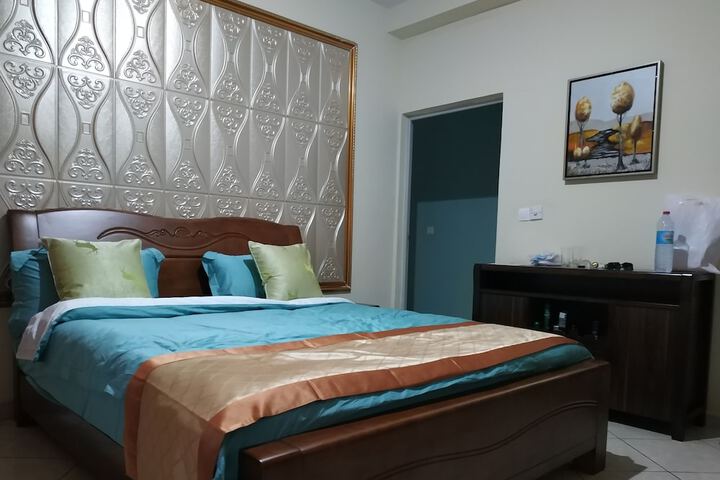 Room 2 of 18