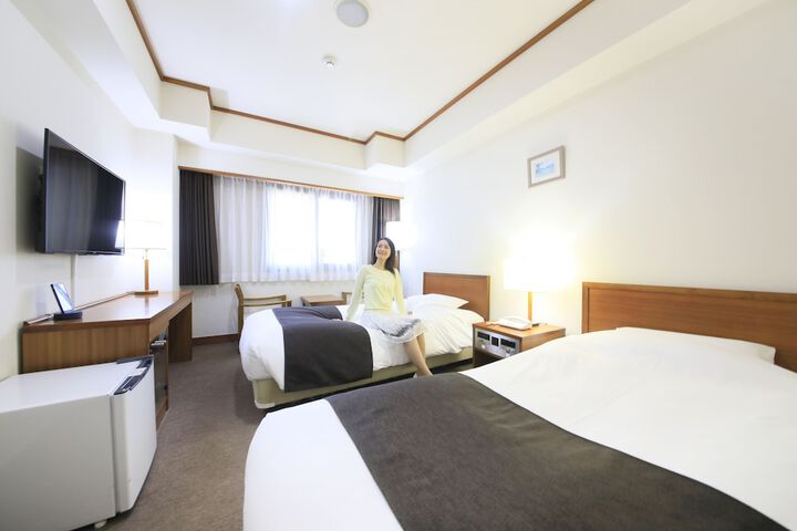 Room 8 of 32