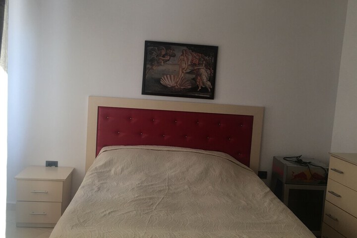 Room 15 of 34