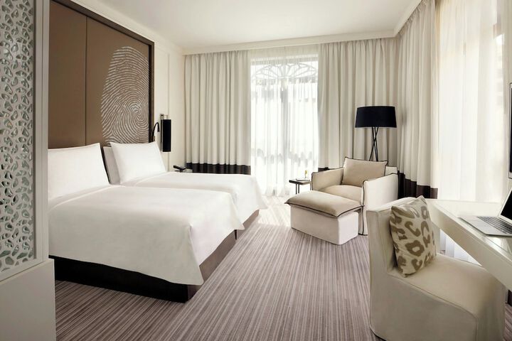 Room 25 of 73