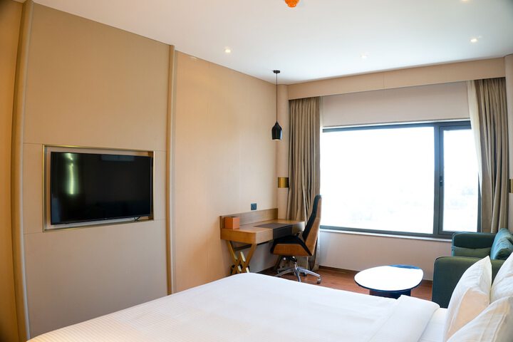 Room 27 of 53