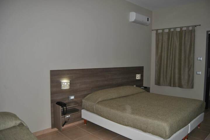 Room 28 of 63