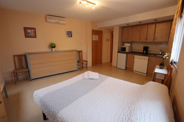 Room 6 of 44