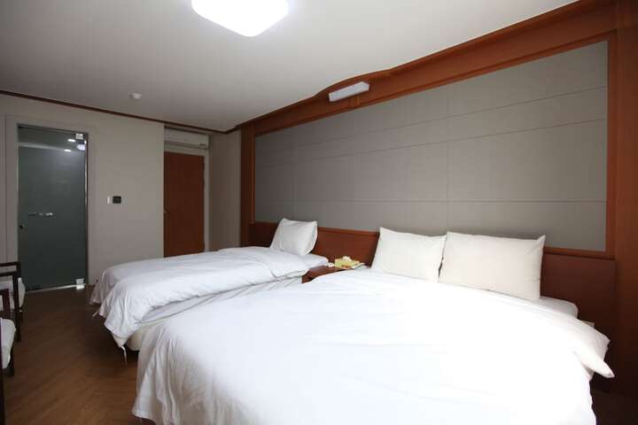 Room 26 of 48