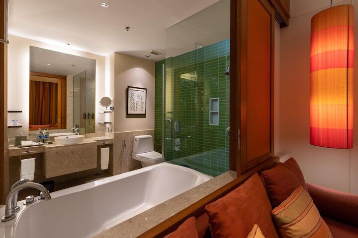 Room 50 of 170