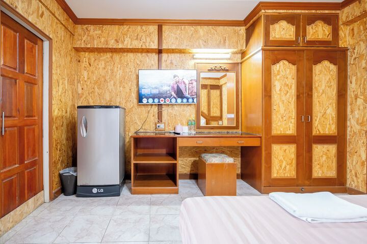 Room 8 of 29