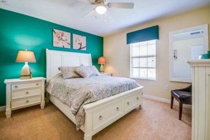 Room 7 of 25