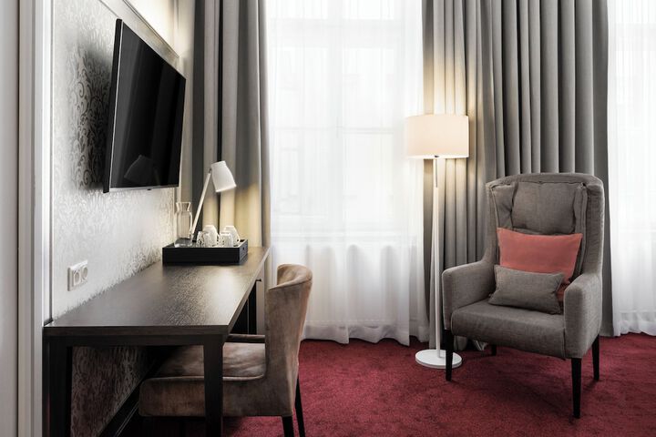 Room 35 of 63