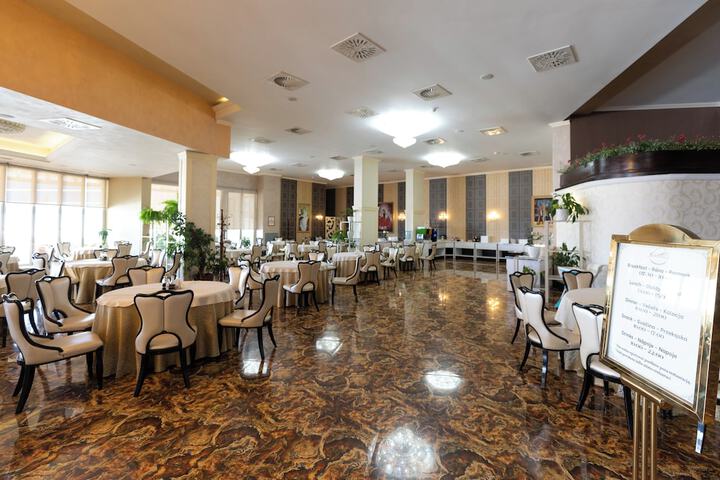 Dining 46 of 66