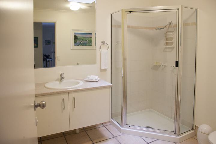 Room 35 of 47