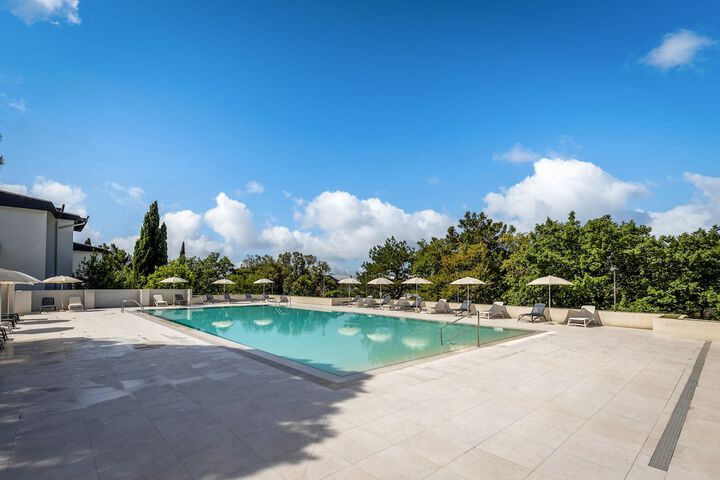 Pool Hotel