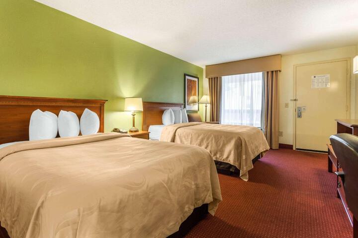 2 Double Beds (18 of 28)