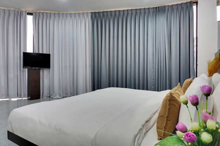 Room 3 of 28