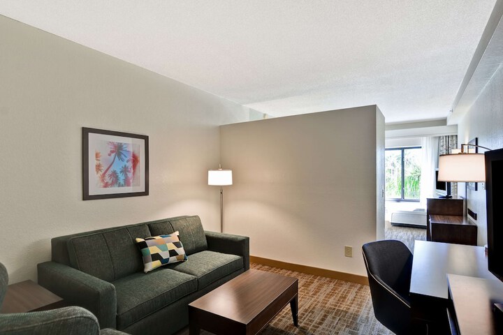 Room 10 of 43
