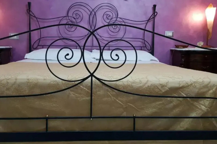 Room 5 of 21