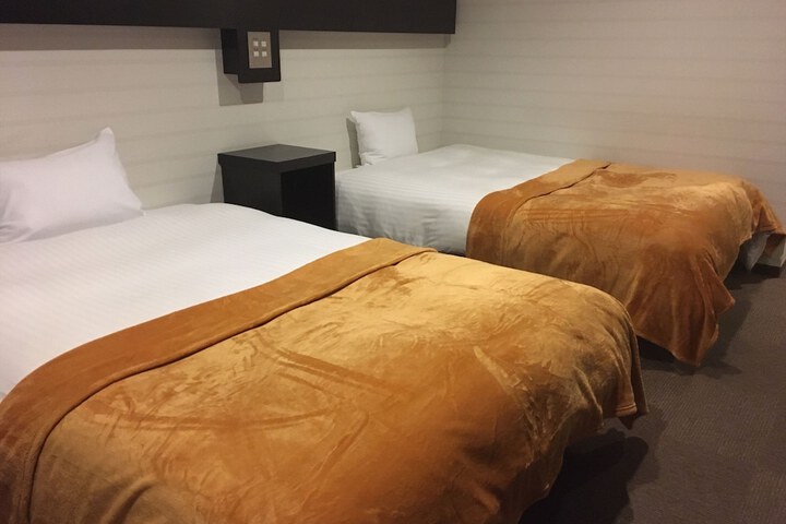Room 14 of 77