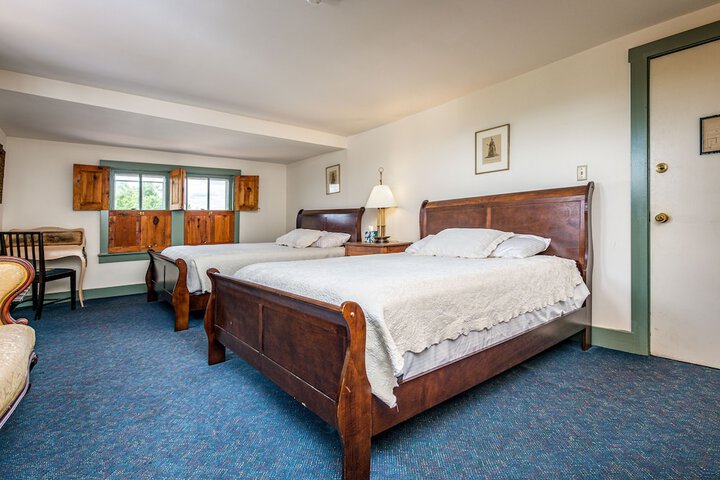 1 Queen Bed (34 of 35)